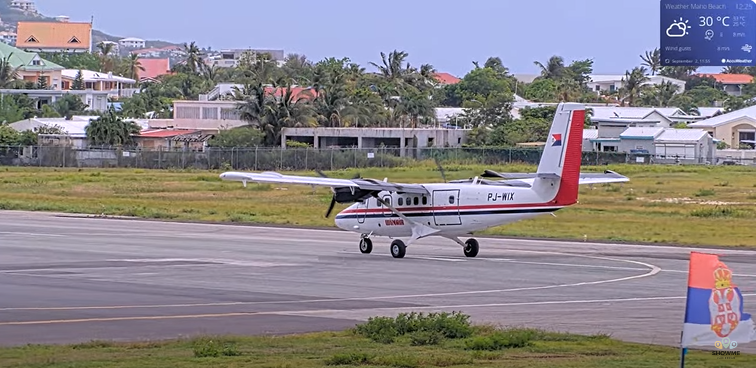 Plane departure Maho Beach