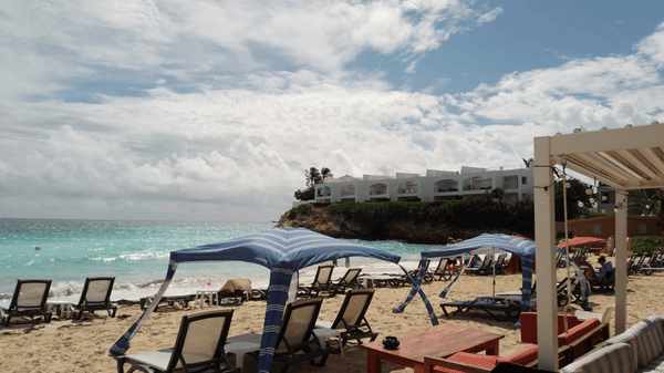 D's Beach Bar Restaurant on the beach with sea view